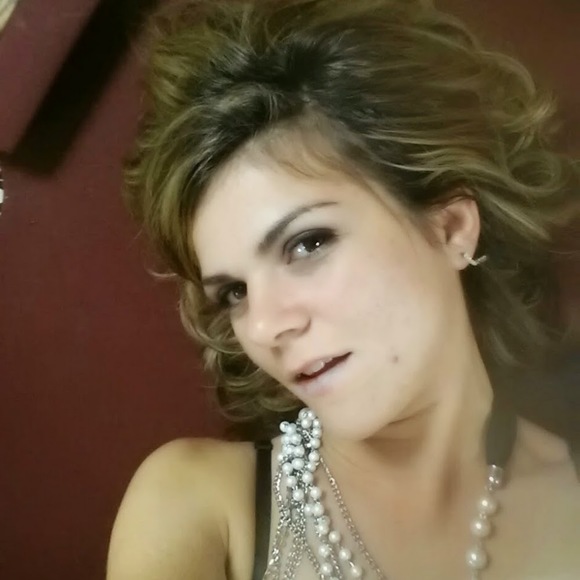 Meet your Posher, Desiree - Picture 1 of 1